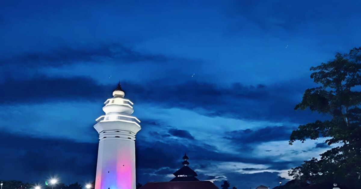 Jelajah Spiritual di Banten, Dari Masjid Agung hingga Pura di Kaki Gunung