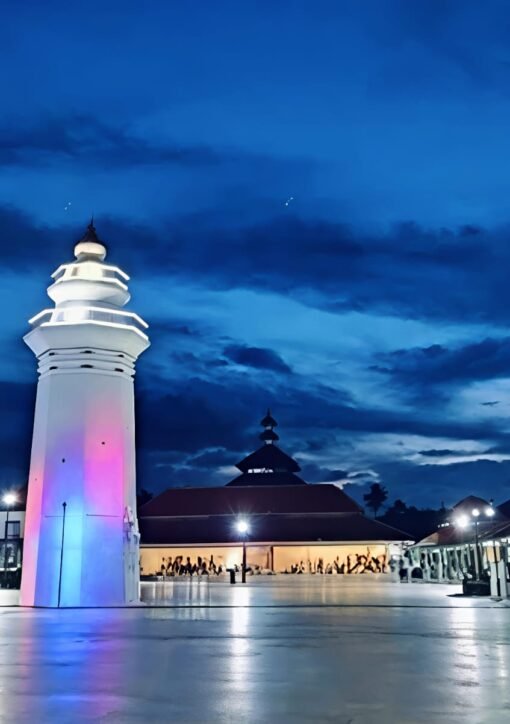Jelajah Spiritual di Banten, Dari Masjid Agung hingga Pura di Kaki Gunung