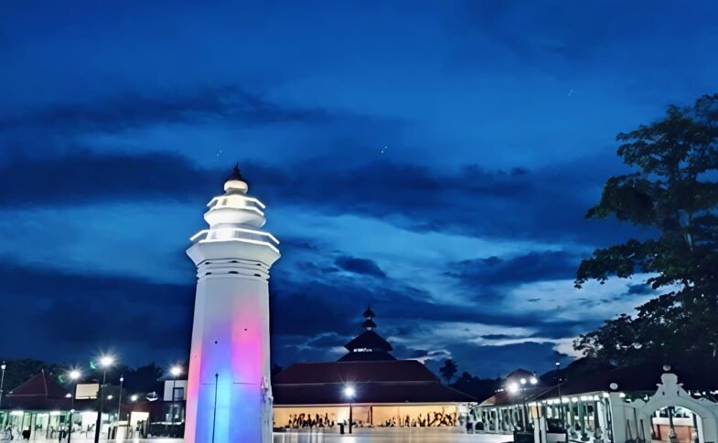 Jelajah Spiritual di Banten, Dari Masjid Agung hingga Pura di Kaki Gunung