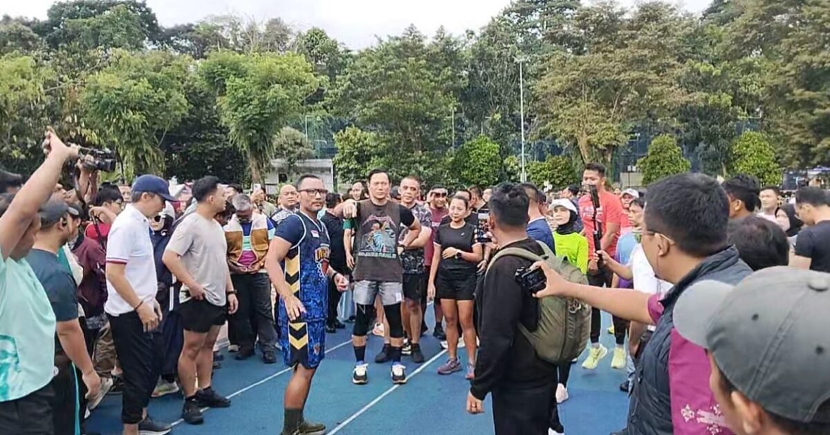 AHY Ngabuburit di Bogor Naik Vespa, Main Basket di Sempur hingga Serahkan Bantuan untuk DKM