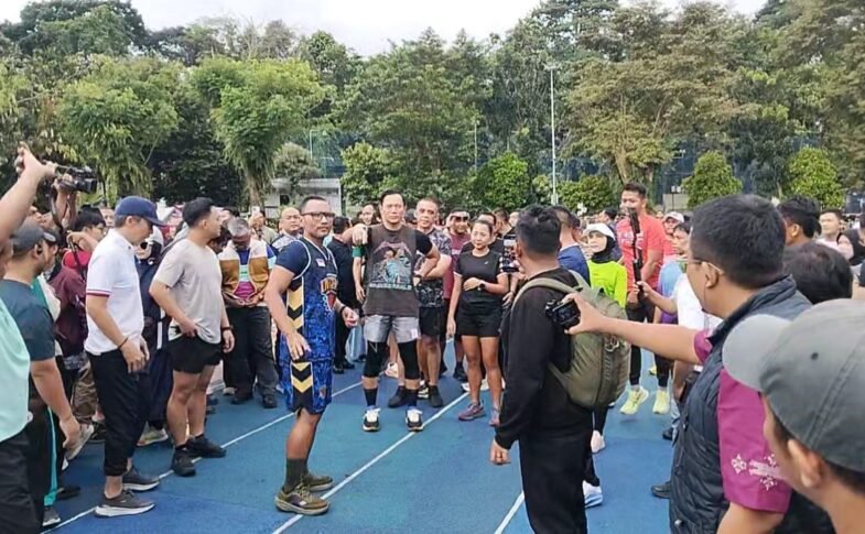 AHY Ngabuburit di Bogor Naik Vespa, Main Basket di Sempur hingga Serahkan Bantuan untuk DKM