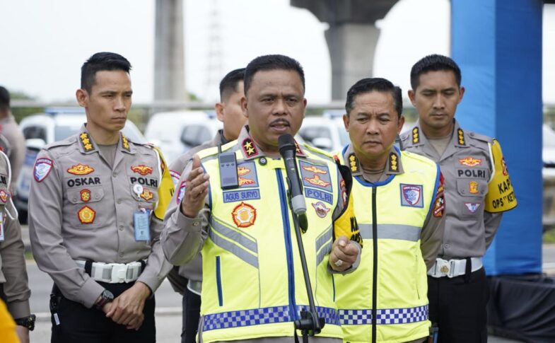 Arus Balik Terkendali, Kakorlantas Pastikan One Way Nasional Masih Berlaku di Tol Cikampek