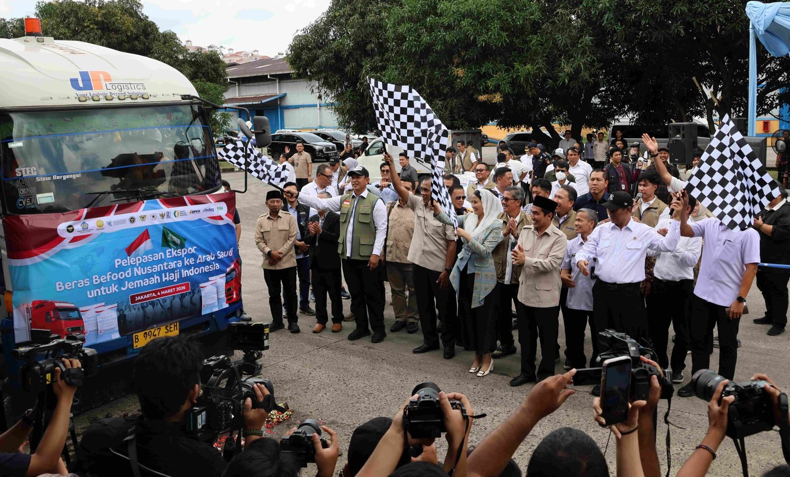 Beras Premium Indonesia Mulai Diekspor ke Arab Saudi, Bulog Kirim 2.280 Ton untuk Konsumsi Jemaah Haji