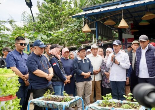 Menteri LH Hanif Faisol Nurofiq Dorong Bandung Percepat Pengelolaan Sampah Terintegrasi