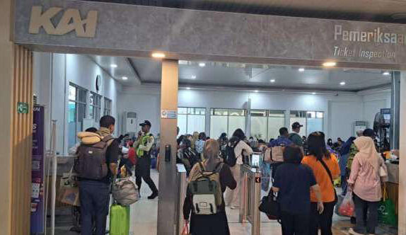 Arus Balik Lebaran, KAI Layani Jutaan Penumpang dengan Ketepatan Tinggi
