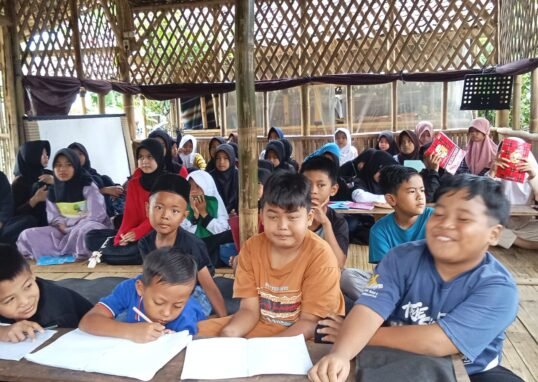 Ramadhan Ceria Putra Bangsa Hadirkan Kursus Matematika dan Workshop Kaligrafi di Bogor