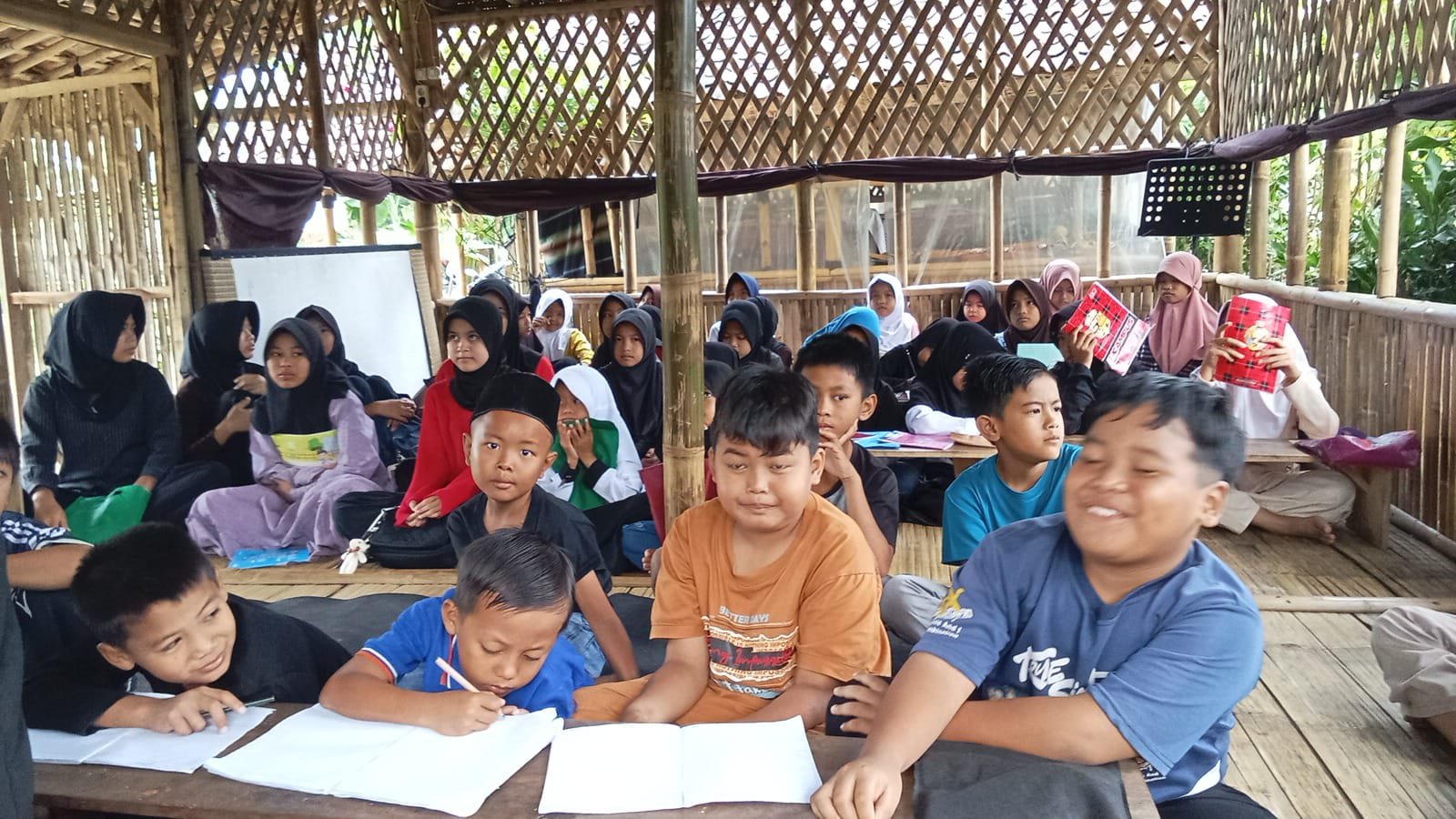 Ramadhan Ceria Putra Bangsa Hadirkan Kursus Matematika dan Workshop Kaligrafi di Bogor