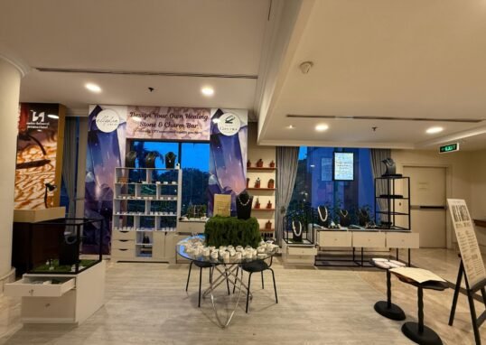 Kolaborasi dengan Ellyhan Jewelry, Hotel Ciputra Jakarta Luncurkan D.I.Y Bracelet Corner