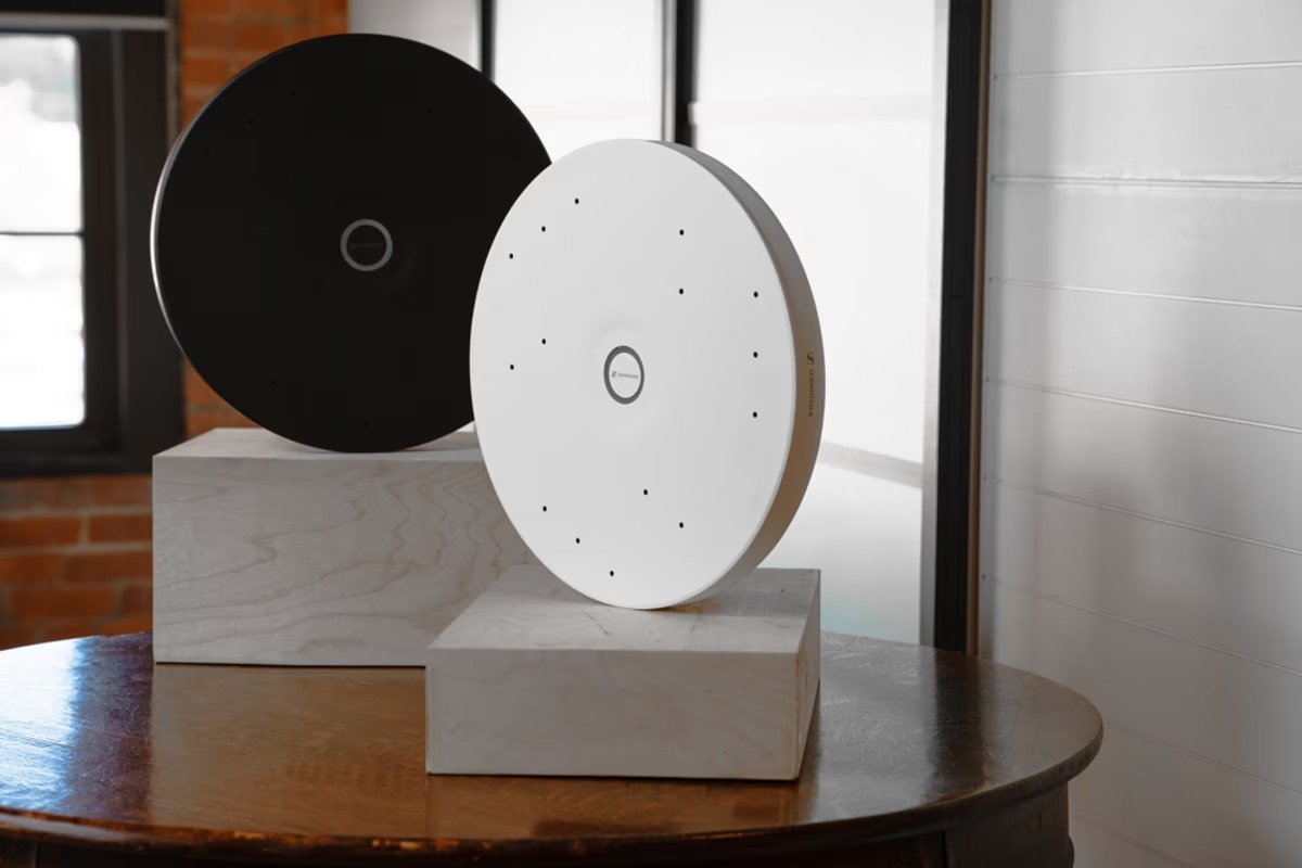 Pleneo dan Sennheiser Hadirkan Intelligent Room Kits untuk Ruang Rapat Skala Menengah dan Besar