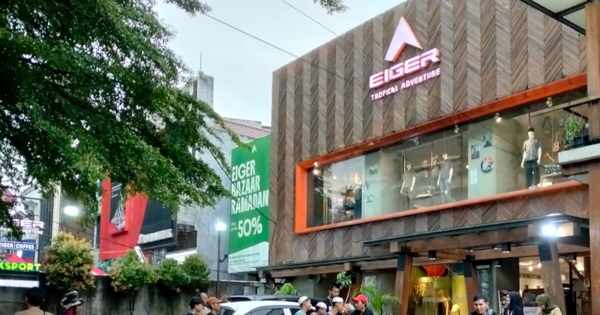 Eiger Tropical Adventure Gelar Aksi Berbagi Takjil Ramadan Bertema “Indahnya Berbagi”