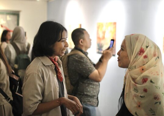Seniman Bali Sakde Oka Hadirkan Pameran ‘Voyage of Becoming’ di ARTOTEL Thamrin Jakarta