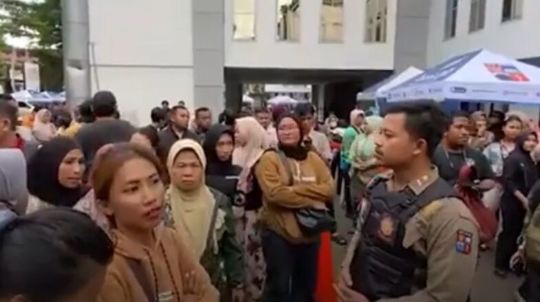 Antre dari Pagi, Warga Bogor Kecewa Kupon Tukar Uang Baru di Balai Kota Habis