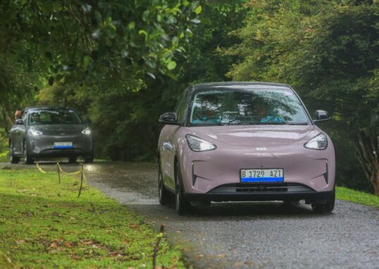 Geely Bagikan Tips Mudik 2026 dengan Kendaraan Elektrifikasi, Hadirkan Program Semarak Lebaran