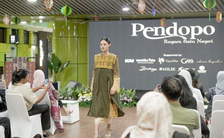 Pendopo dan KAI Hadirkan “Heritage on The Move”, Perayaan Wastra Nusantara dan Inspirasi Mudik Stylish di Stasiun Gambir