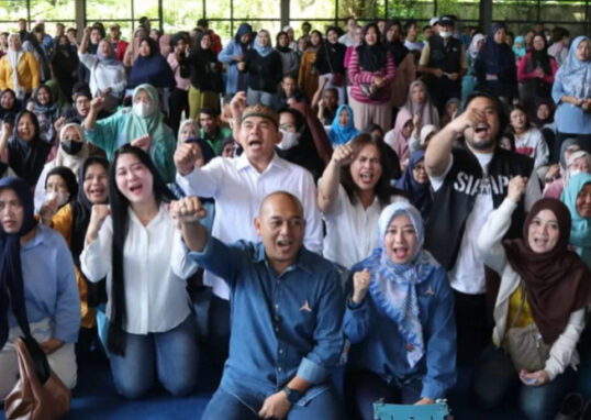 1. Pasar Murah Partai Demokrat di Bogor, Warga Bisa Dapat Paket Sembako Rp70 Ribu