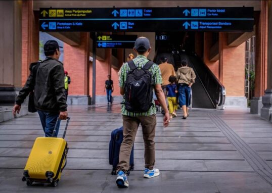 Hadapi Geopolitik Global, Menpar Siapkan 5 Strategi Jaga Pertumbuhan Pariwisata