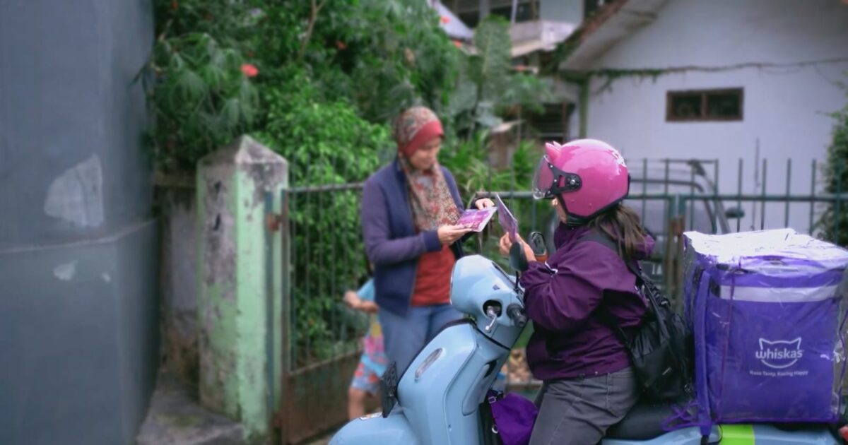 WHISKAS® Berbagi Berkah Ramadan, Edukasi Nutrisi dan Bagikan Puluhan Ribu Makanan Kucing