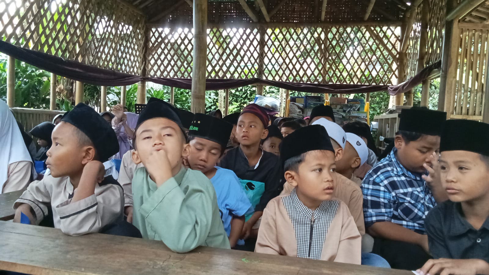 Remaja Bogor Kelola Santunan Ramadan Ceria Daya Putra Bangsa