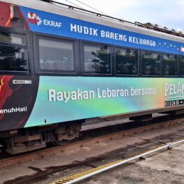 Kemenparekraf dan KAI Hadirkan Livery “Pelangi di Mars”, Mudik Jadi Lebih Seru