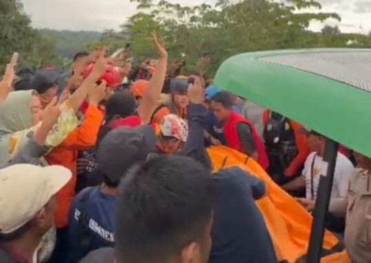 Remaja 16 Tahun Hanyut di Sungai Cileungsi, Ditemukan Meninggal Dunia