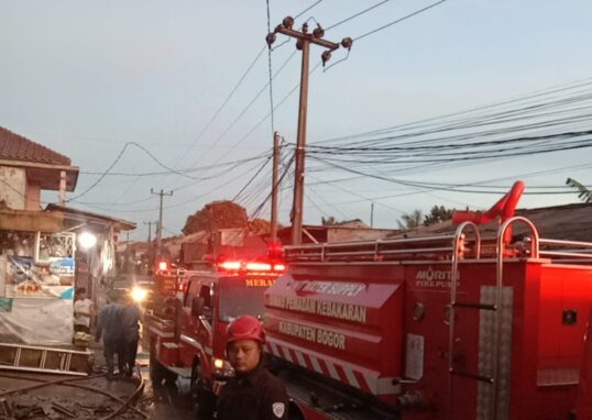 Kebakaran Warteg di Citeureup Bogor Diduga Akibat Korsleting Listrik, Api Berhasil Dipadamkan