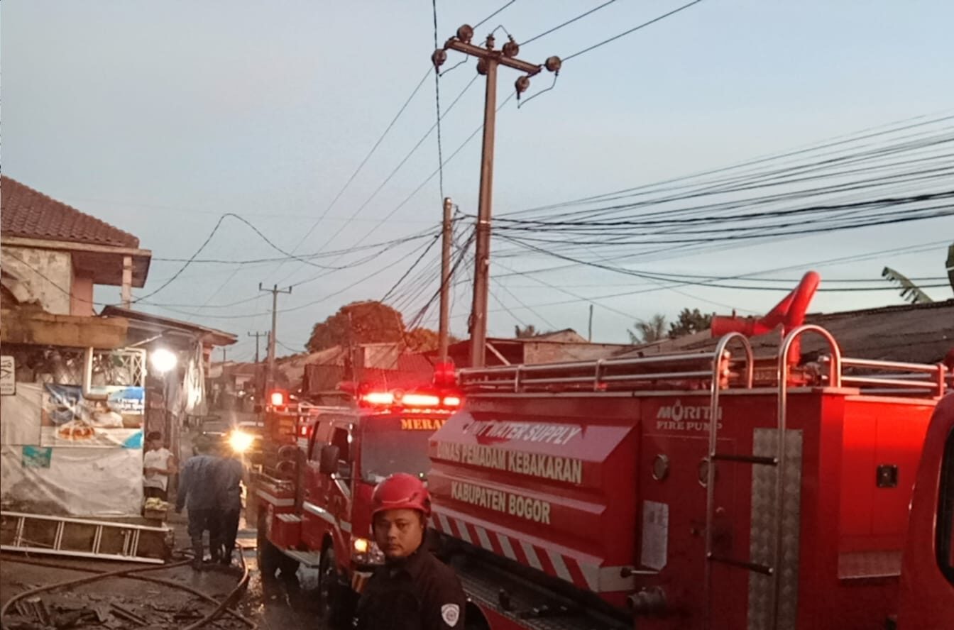 Kebakaran Warteg di Citeureup Bogor Diduga Akibat Korsleting Listrik, Api Berhasil Dipadamkan