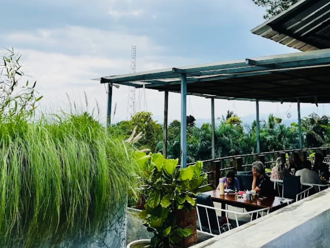 Kopi Salacca, Tempat Ngopi Asri di Cigombong yang Cocok untuk Bersantai