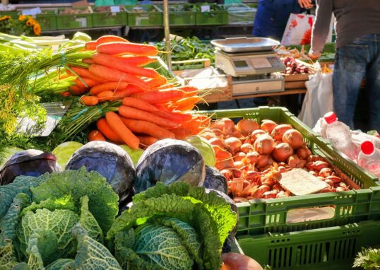 Ekonom Ungkap Penyebab Harga Pangan Naik: Bukan Langka, Tapi Distribusi Terganggu