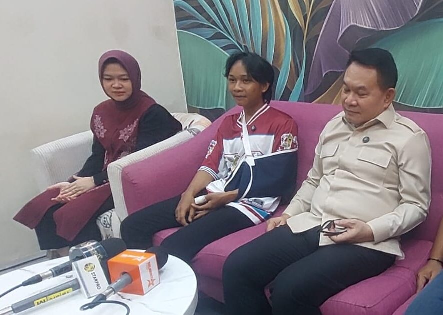 Belum Sempat Rilis Lagu Baru, Fajar Sadboy Alami Insiden Tak Terduga