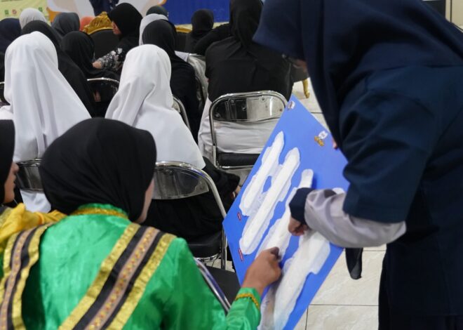 Unicharm Edukasi Kesehatan Reproduksi Remaja di Karawang, Dorong Perempuan Lebih Percaya Diri