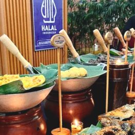 Kuliner Ini Mendadak Viral, Pembeli Rela Antre 2 Jam Demi Cicipi Rasanya!