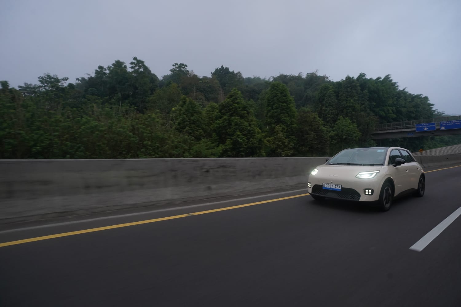 Gak Nyangka! Mobil Listrik Ini Diam-Diam Jadi Raja Baru di Indonesia, Penjualannya Melejit Kalahkan Rival!