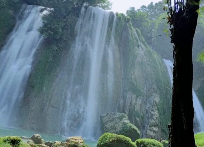 Curug Cikaso Sukabumi: Surga Tersembunyi dengan 3 Air Terjun Megah & Akses Unik Naik Perahu