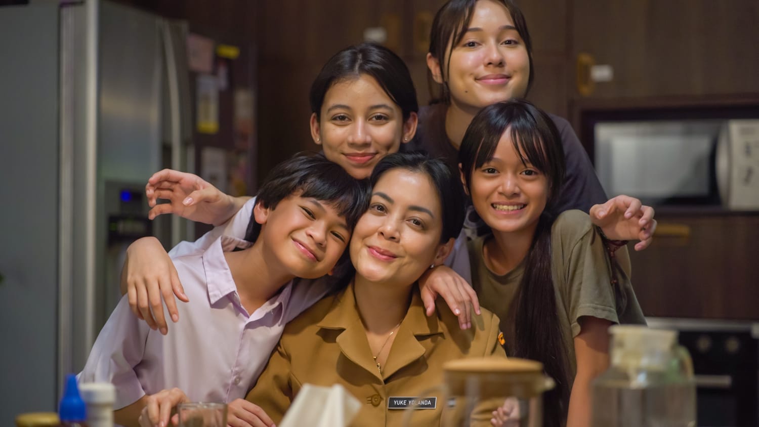 Yasmin Napper dan Lulu Tobing Bagikan Makna Memori Keluarga Lewat Film “Yang Lain Boleh Hilang, Asal Kau Jangan”