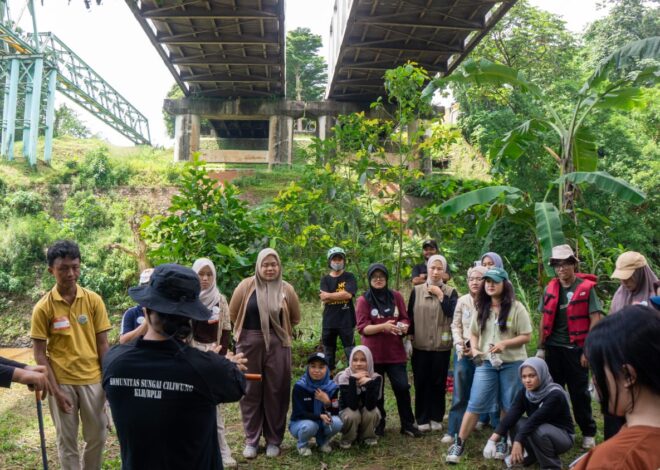 Aksi Nyata Hari Bumi 2026! 100 Anak Muda Turun ke Ciliwung, 318 Kg Sampah Berhasil Diangkat
