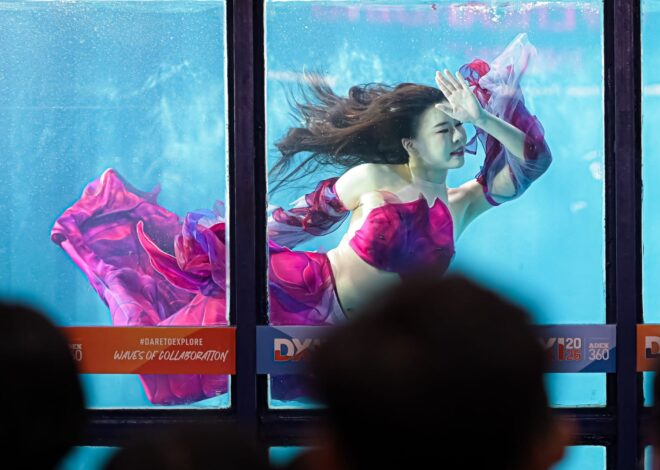 Mermaid Jadi Magnet DXI 2026, Pengunjung Serbu Atraksi Bawah Air di JICC