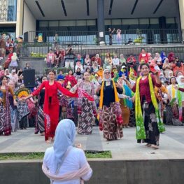 KOWANI Gelar Gerakan Nasional Wanita Berkebaya dan Fun Walk Kartini di Jakarta