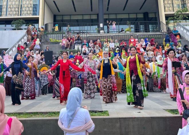 KOWANI Gelar Gerakan Nasional Wanita Berkebaya dan Fun Walk Kartini di Jakarta