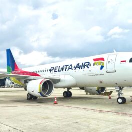 Terbang Sambil Belanja! Pelita Air Hadirkan Sky Shop, Produk UMKM Kini Dijual di Pesawat