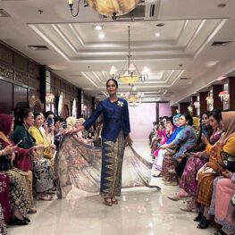 Batik Danar Hadi Luncurkan Koleksi “Prabhā Kartini”, Perpaduan Batik dan Kebaya Modern