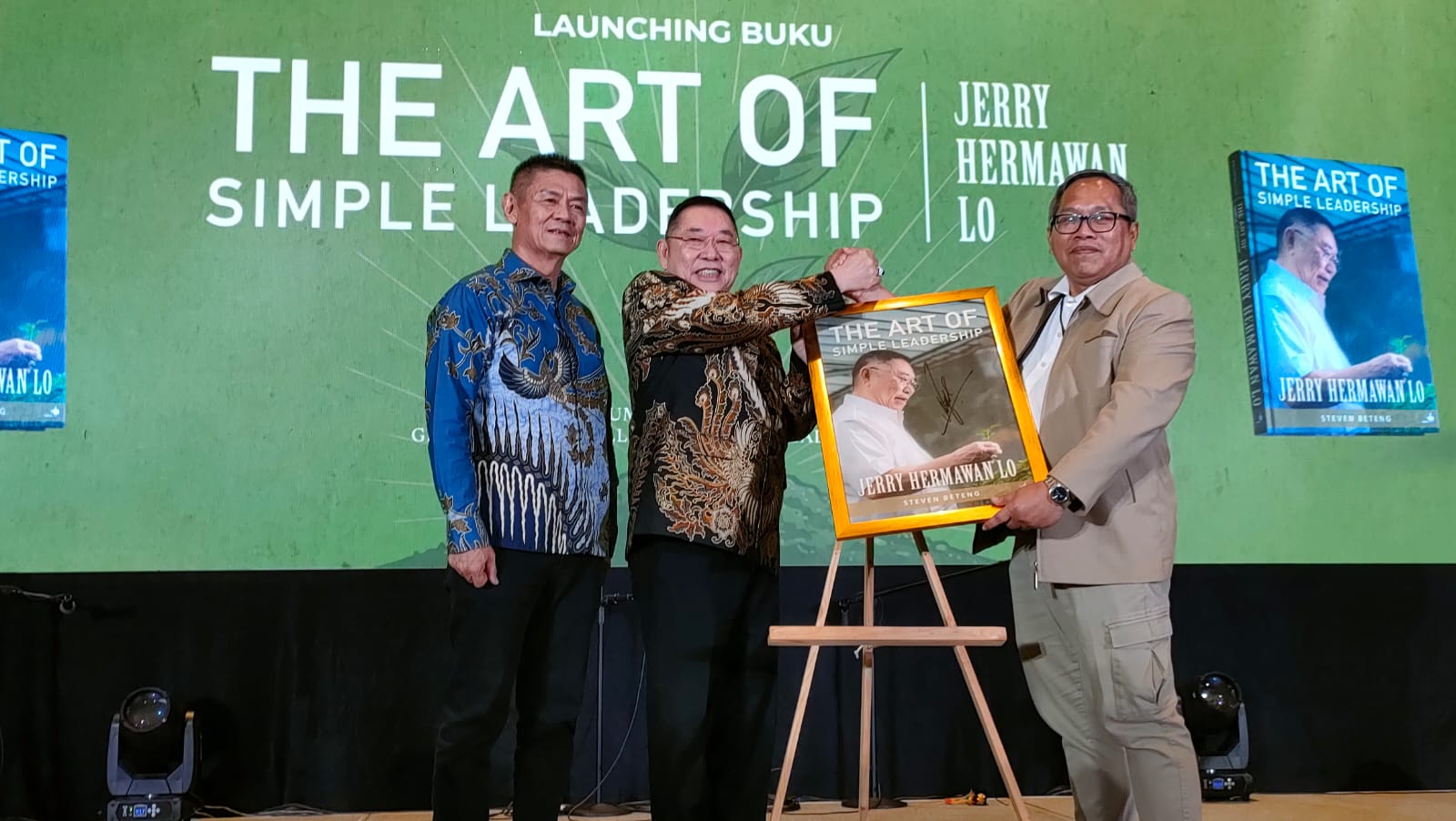 Buku Baru Jerry Hermawan Lo Kupas Filosofi Kepemimpinan SIMPLE & CLEAR