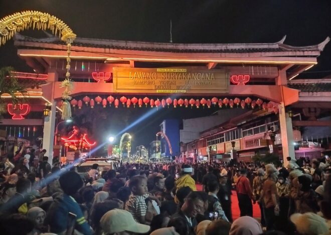 Ribuan Warga Sambut Dedi Mulyadi di Kirab Mahkota Binokasih Kota Bogor