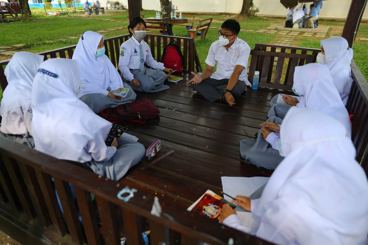 Kisah Anak Buruh dan Nelayan Raih Pendidikan Layak Lewat Pemali Boarding School
