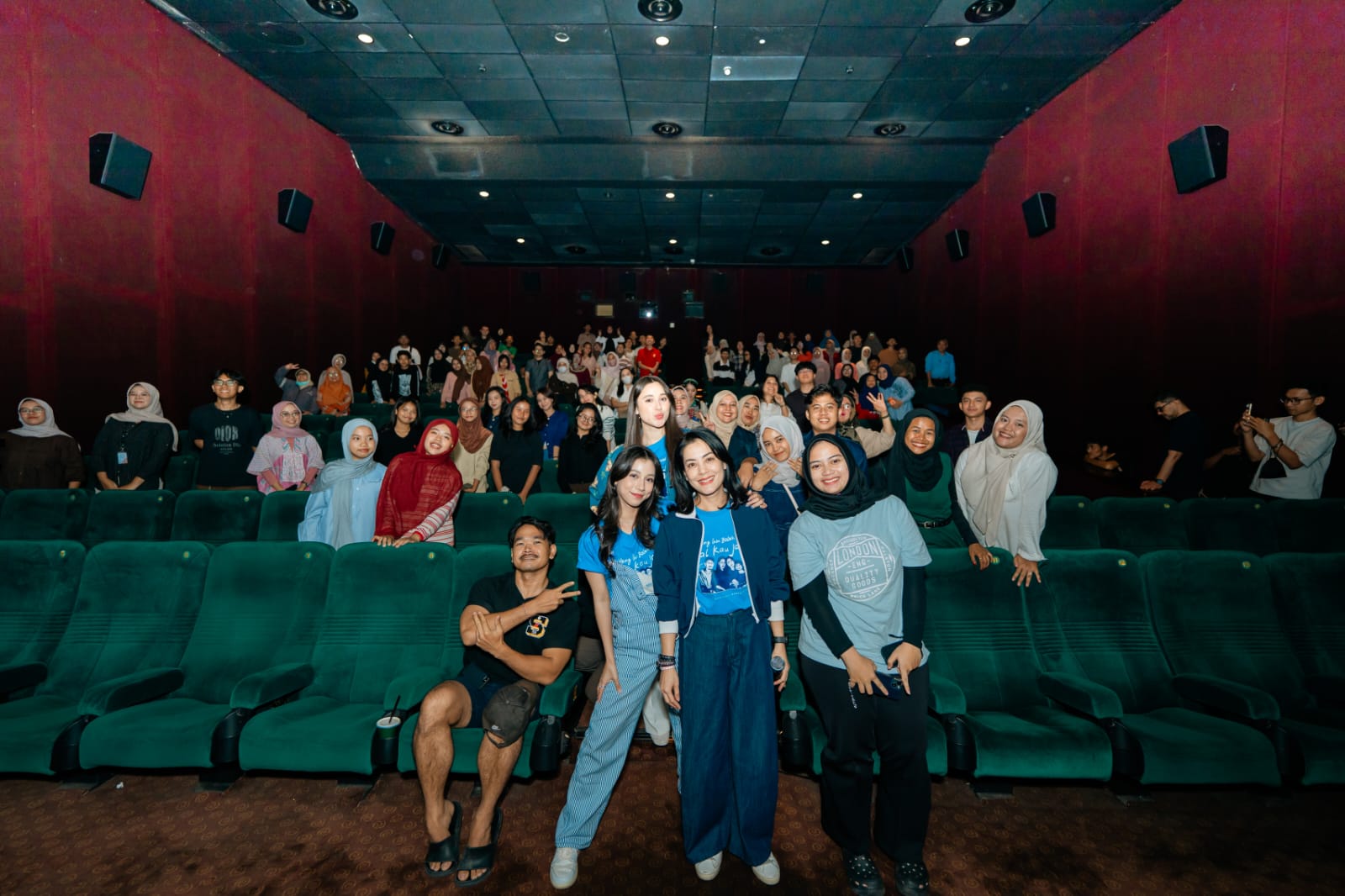 Yang Lain Boleh Hilang Asal Kau Jangan Tembus 88 Ribu Penonton dalam 2 Hari, Bioskop Banjir Air Mata