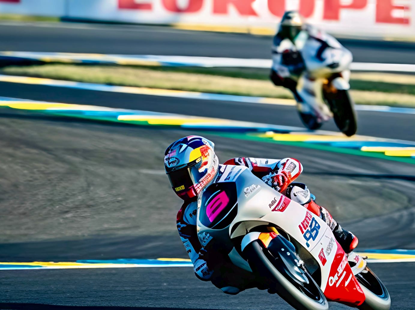 Veda Ega Pratama Bangkit di Moto3 Catalunya 2026, Start P20 Finis P8 dan Curi Perhatian Komentator