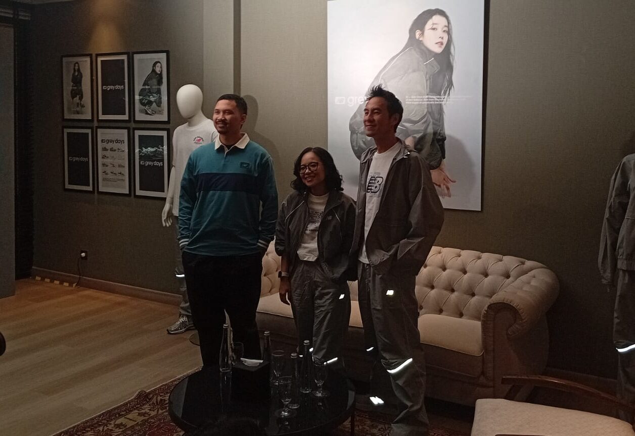 New Balance Rayakan Grey sebagai Identitas Generasi Urban Lewat Grey Days 2026