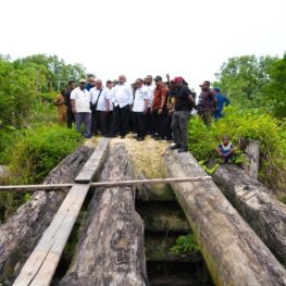 Jalur Barat Yapen dan Bandara Serui Jadi Fokus Gubernur Fakhiri Perkuat Mobilitas Warga