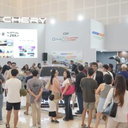 Hari Kedua IIMS Surabaya 2026 Ramai Pengunjung, Pameran Otomotif Kini Jadi Destinasi Lifestyle Baru