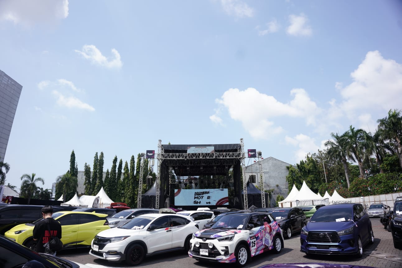 Komunitas Otomotif Surabaya Ramaikan Hari Ketiga IIMS Surabaya 2026
