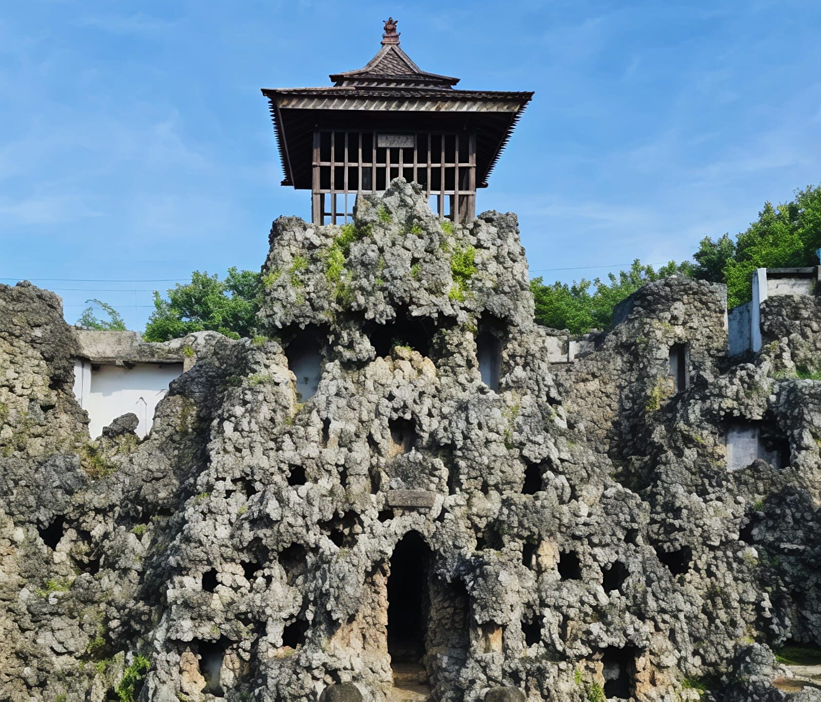 Goa Sunyaragi, Wisata Sejarah dan Spot Foto Instagramable yang Wajib Dikunjungi di Cirebon
